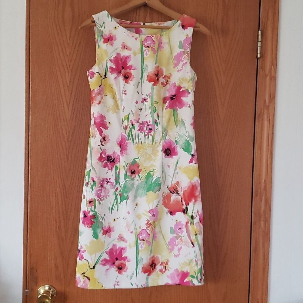 Beautiful Floral Dressbarn Sleeveless Shift Dress Sz 4